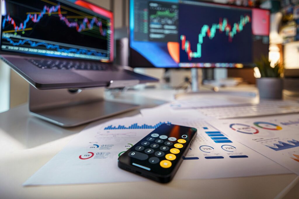 Computer screens and reports with a calculator